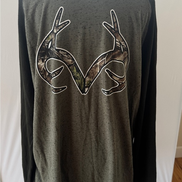 Realtree Green Long Sleeve Tee with Antler Design XL - Picture 2 of 13
